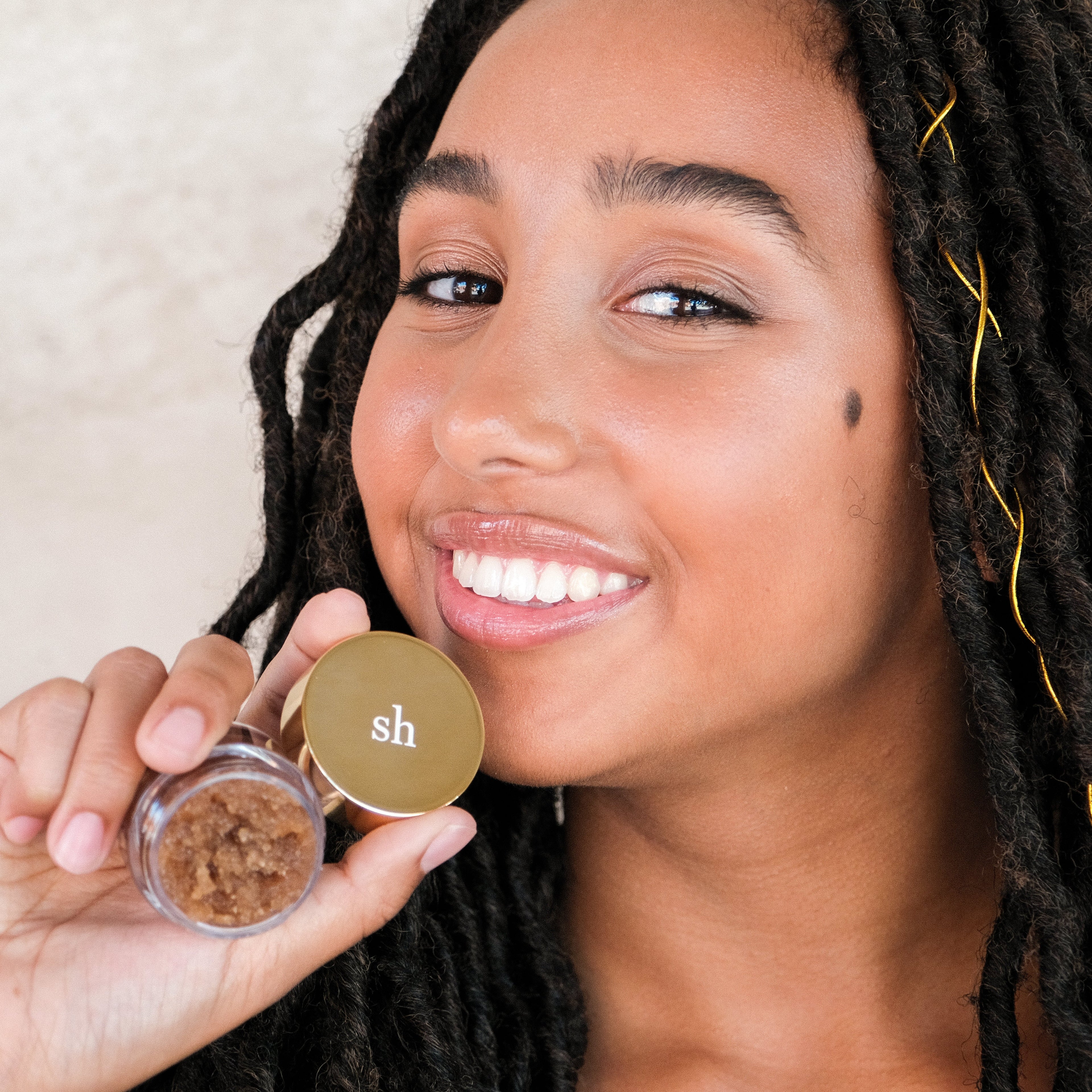 Let's Glow™ Lip Scrub & Shine Kit
